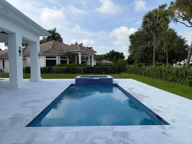 2525 Seminole Circle, West Palm Beach, FL 33409