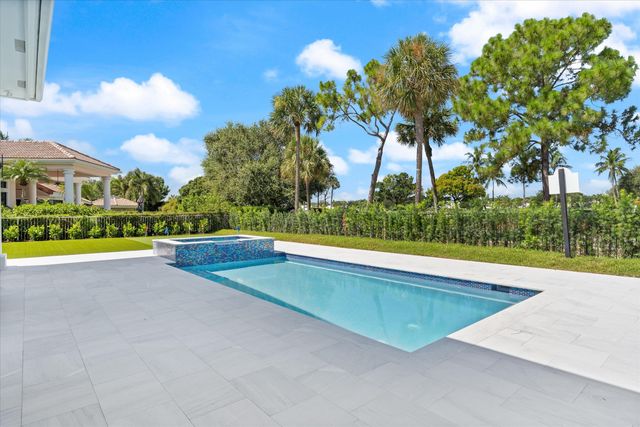 2525 Seminole Circle, West Palm Beach, FL 33409