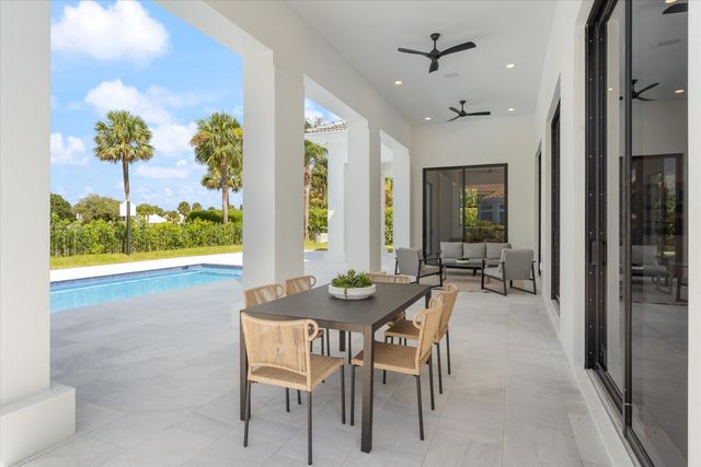 2525 Seminole Circle, West Palm Beach, FL 33409