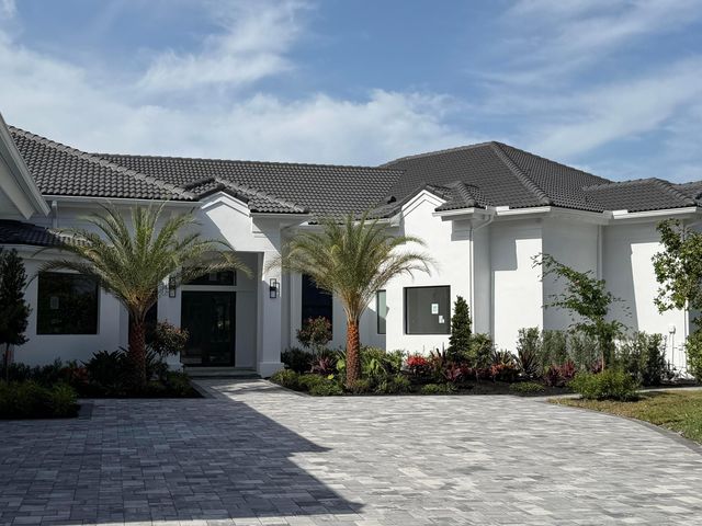 2525 Seminole Circle, West Palm Beach, FL 33409