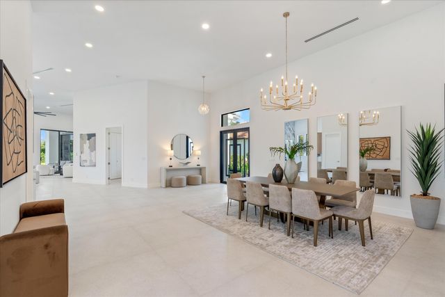 2525 Seminole Circle, West Palm Beach, FL 33409