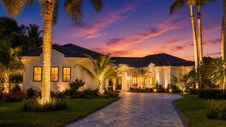 2525 Seminole Circle, West Palm Beach, FL 33409