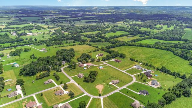 129 Patriot Cir, Shelbyville, TN 37160
