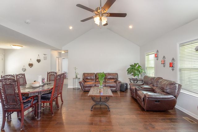 129 Patriot Cir, Shelbyville, TN 37160