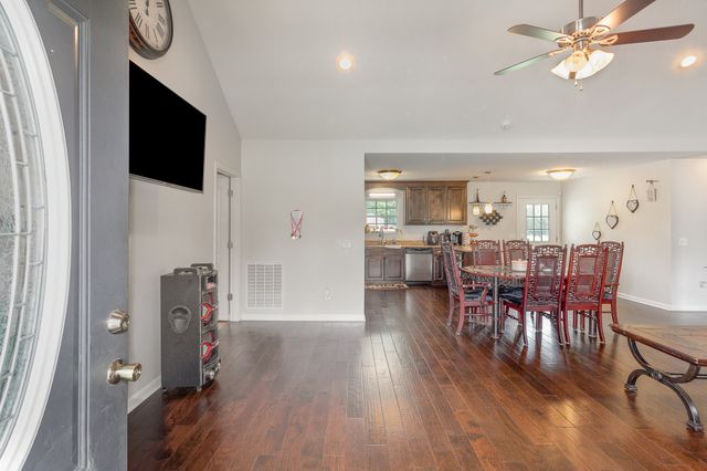 129 Patriot Cir, Shelbyville, TN 37160