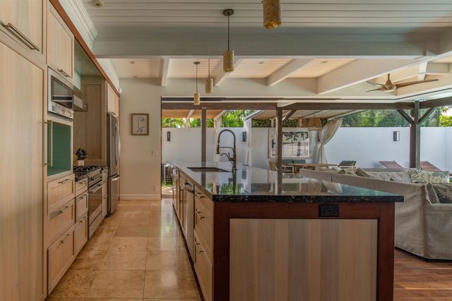 55 Kai Pl, Paia, HI 96779