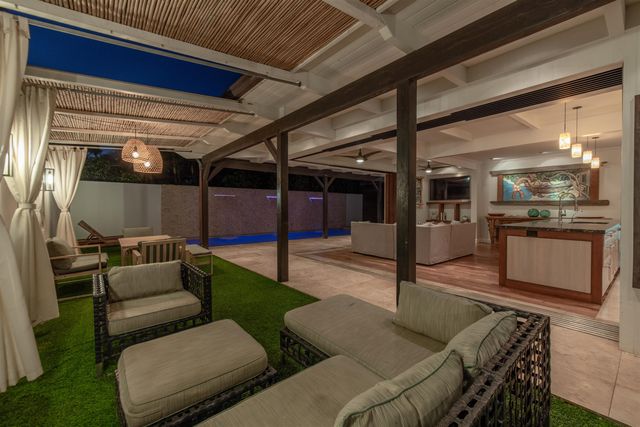 55 Kai Pl, Paia, HI 96779