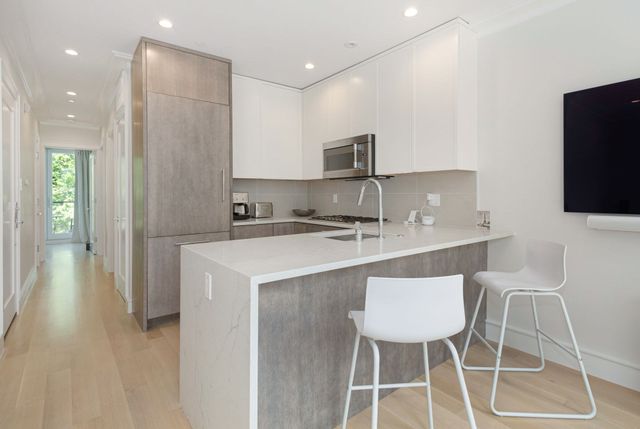 53 Rutland Sq 2, Boston, MA 02118