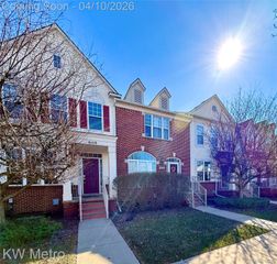 6108 Heron Hills Drive 56, Wolverine Lake Village, MI 48390
