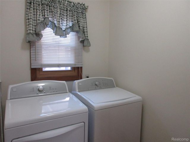 4660 Royal Cove Drive 5, Shelby Charter Township, MI 48316