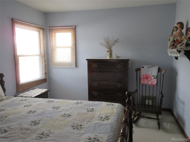 4660 Royal Cove Drive 5, Shelby Charter Township, MI 48316