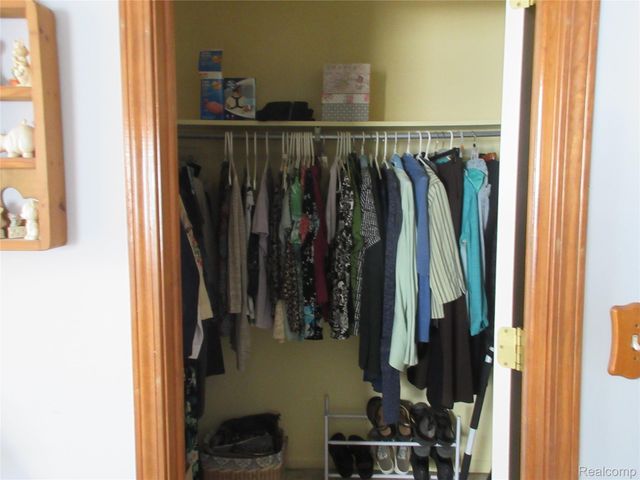 4660 Royal Cove Drive 5, Shelby Charter Township, MI 48316