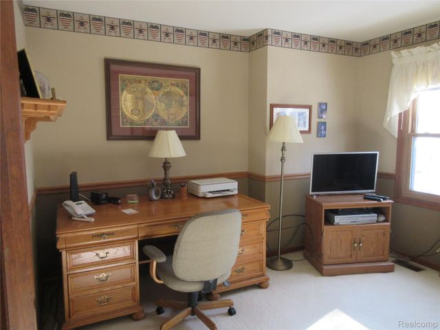 4660 Royal Cove Drive 5, Shelby Charter Township, MI 48316