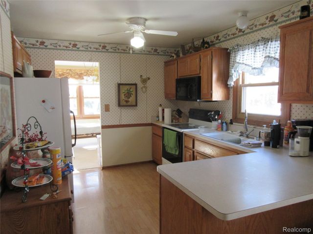 4660 Royal Cove Drive 5, Shelby Charter Township, MI 48316