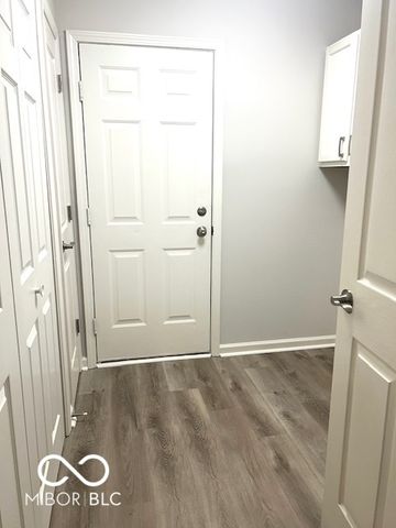 11157 Stratford Way, Fishers, IN 46038