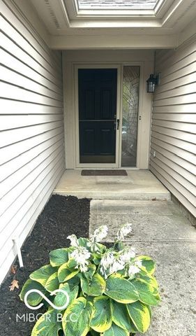 11157 Stratford Way, Fishers, IN 46038