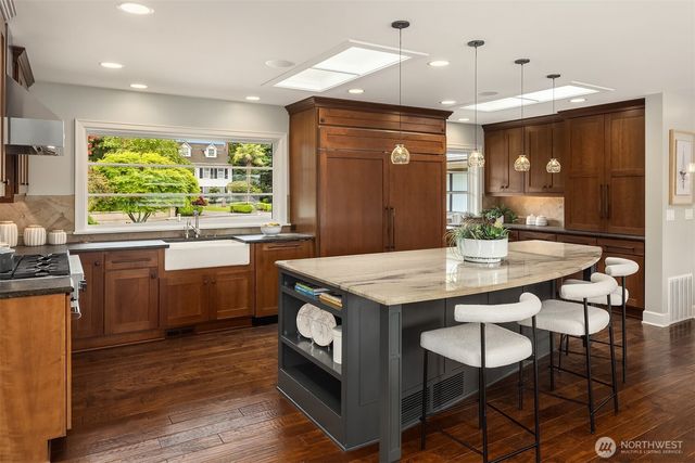 61 Cascade Key, Bellevue, WA 98006