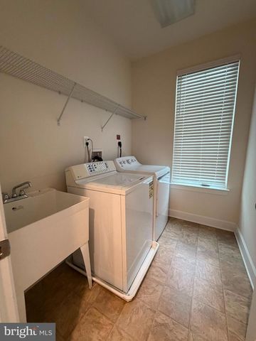 22992 BROOKSBANK SQ, Brambleton, VA 20148