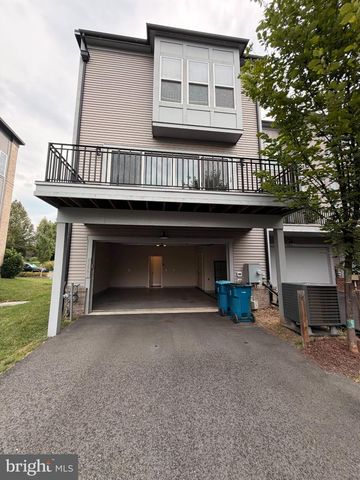 22992 BROOKSBANK SQ, Brambleton, VA 20148
