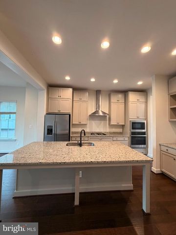 22992 BROOKSBANK SQ, Brambleton, VA 20148