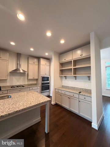 22992 BROOKSBANK SQ, Brambleton, VA 20148