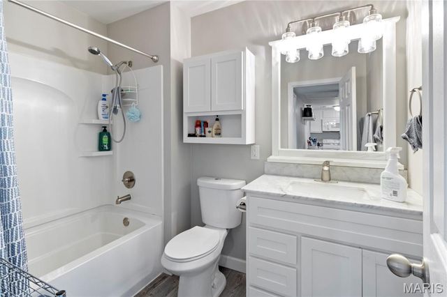 9714 Raintree Village Drive 3F, Hillsboro, MO 63050