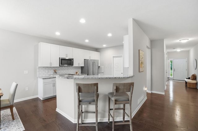 4332 Ahwick Green, 42, Hilliard, OH 43026