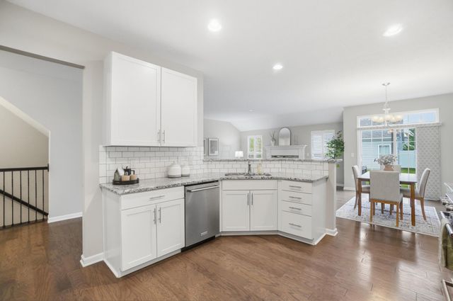 4332 Ahwick Green, 42, Hilliard, OH 43026