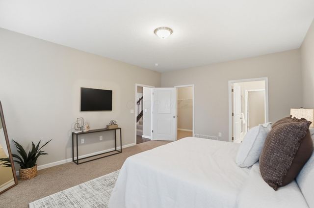 4332 Ahwick Green, 42, Hilliard, OH 43026