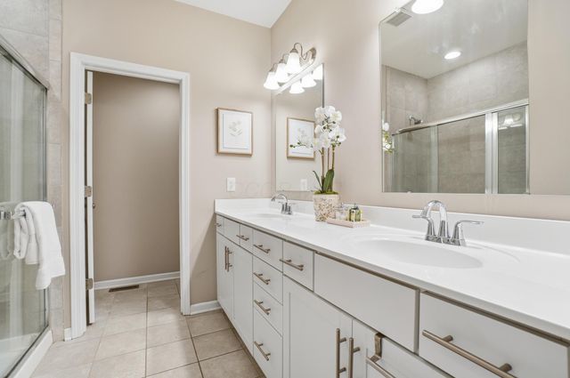 4332 Ahwick Green, 42, Hilliard, OH 43026