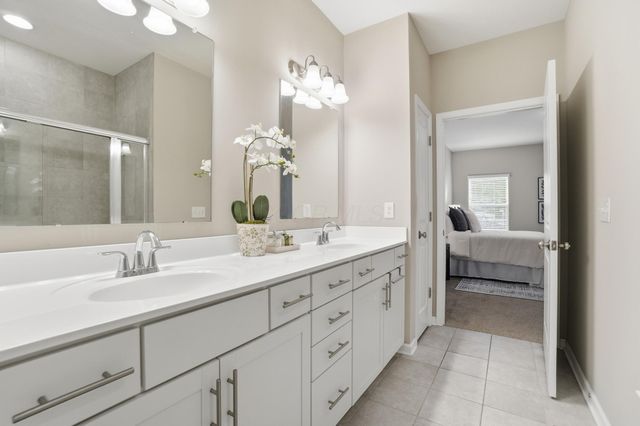 4332 Ahwick Green, 42, Hilliard, OH 43026