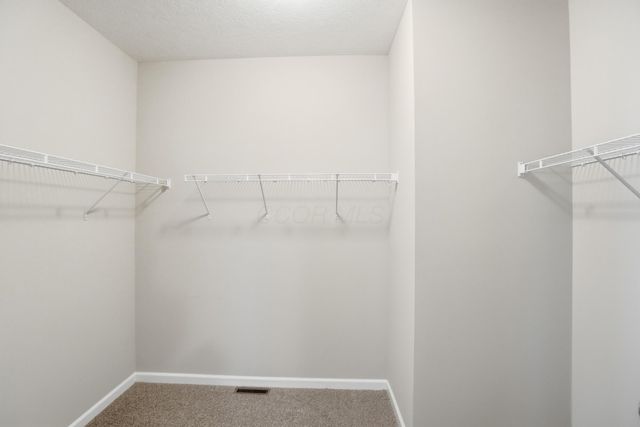 4332 Ahwick Green, 42, Hilliard, OH 43026