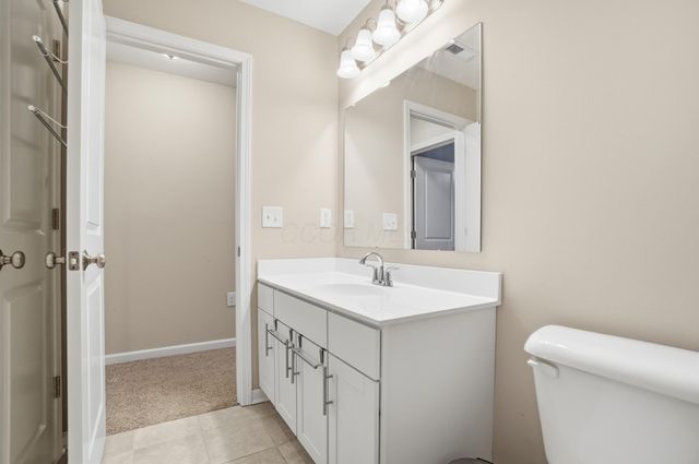 4332 Ahwick Green, 42, Hilliard, OH 43026