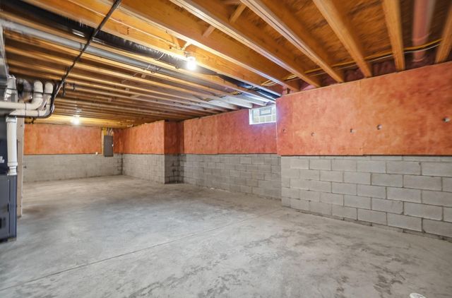 4332 Ahwick Green, 42, Hilliard, OH 43026