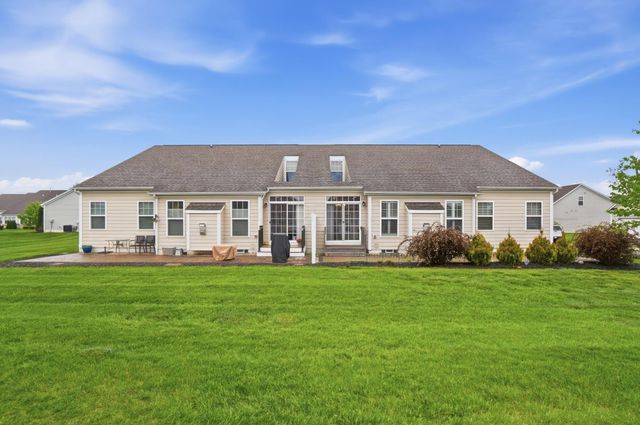4332 Ahwick Green, 42, Hilliard, OH 43026