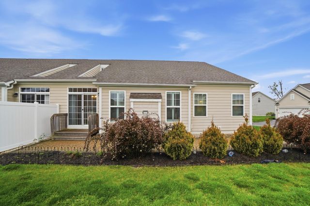 4332 Ahwick Green, 42, Hilliard, OH 43026
