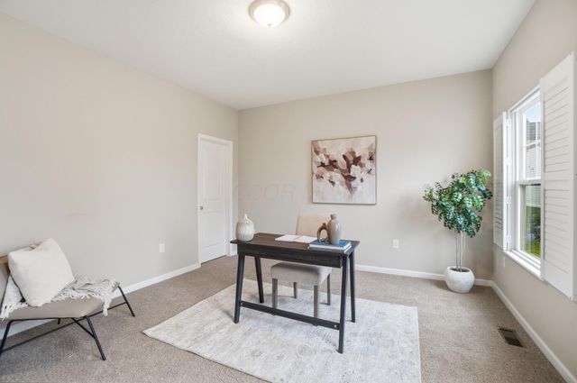 4332 Ahwick Green, 42, Hilliard, OH 43026