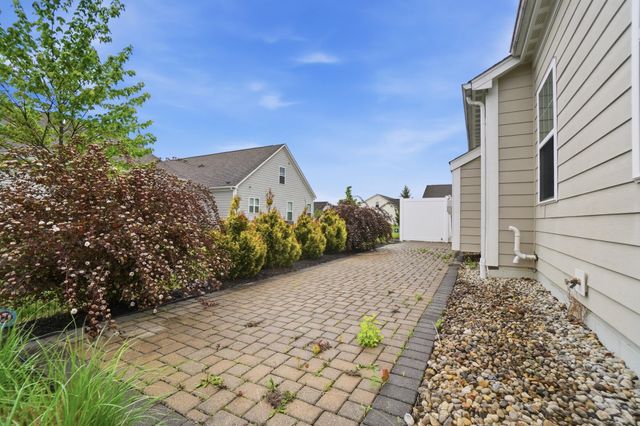4332 Ahwick Green, 42, Hilliard, OH 43026