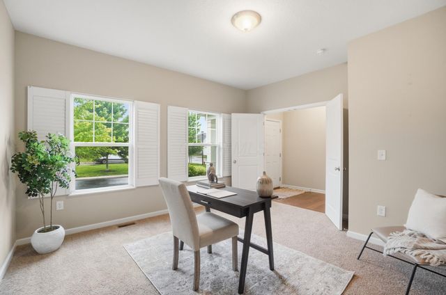 4332 Ahwick Green, 42, Hilliard, OH 43026