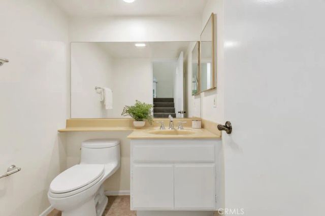 21500 Califa Street 159, Woodland Hills, CA 91367