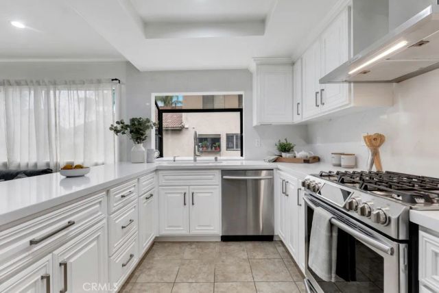 21500 Califa Street 159, Woodland Hills, CA 91367