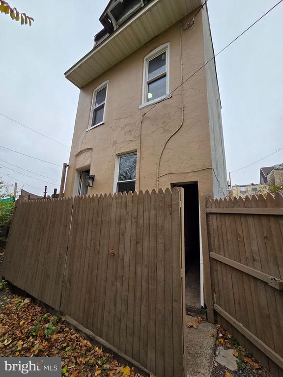 614 S 10TH ST, Reading, PA 19602