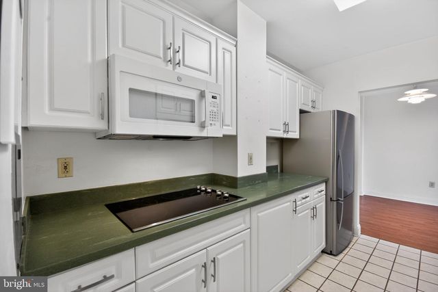 2401 WINDROW DR, Princeton, NJ 08540