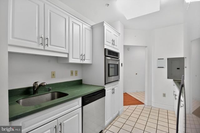 2401 WINDROW DR, Princeton, NJ 08540