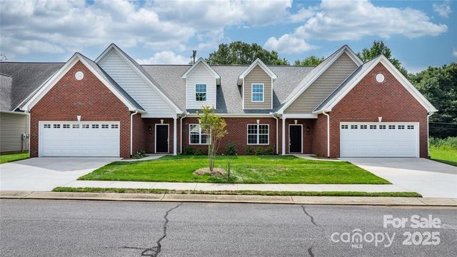 1990 Talbot Lane, Hickory, NC 28602