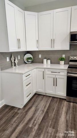 1990 Talbot Lane, Hickory, NC 28602