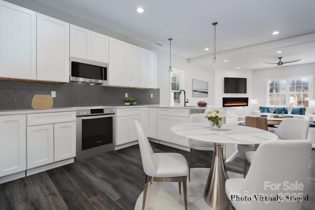 1990 Talbot Lane, Hickory, NC 28602