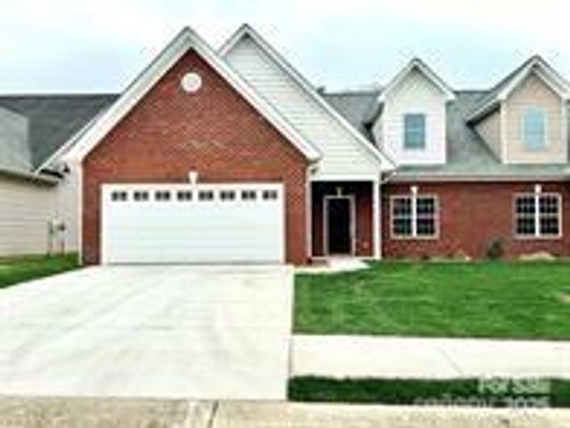 1990 Talbot Lane, Hickory, NC 28602