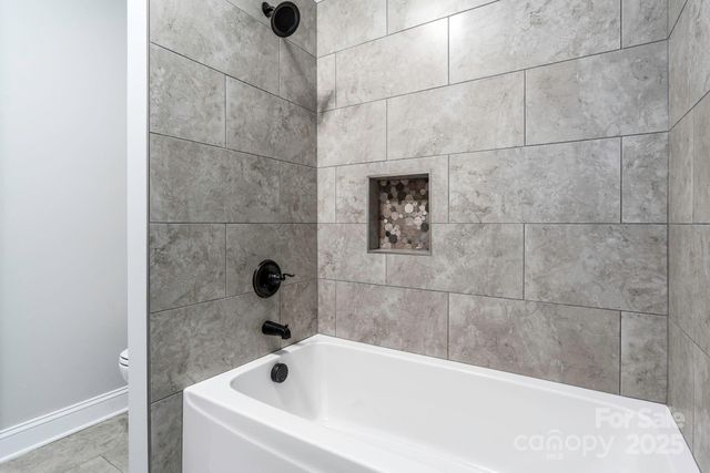 1990 Talbot Lane, Hickory, NC 28602