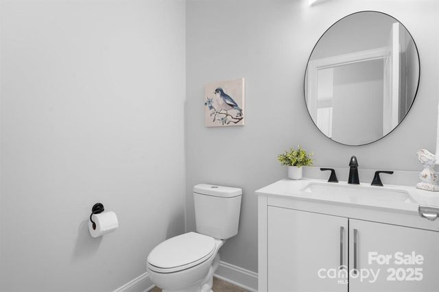 1990 Talbot Lane, Hickory, NC 28602